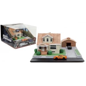 Fast & Furious Nano Hollywood Rides – Diorama de exhibición de la casa de Dom Toretto con dos autos